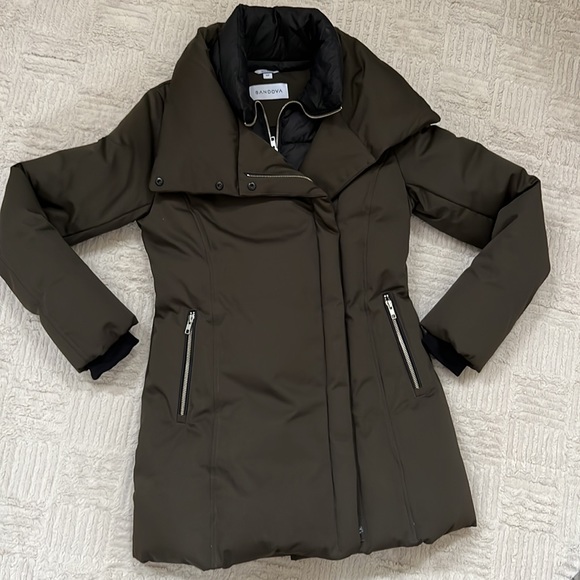Sandova Gytha Asymmetrical Down Jacket with Inner Bib, Size Small, New condition - Picture 4 of 16